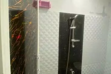 Hotel Express O 92147 Nia Residence