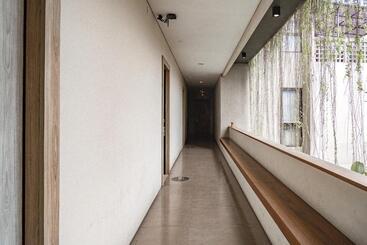 פנסיון 3j Living