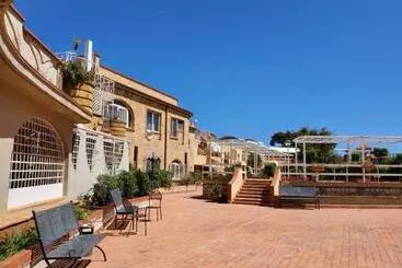 هتل آپارتمان Ashur310 Residence Mondello