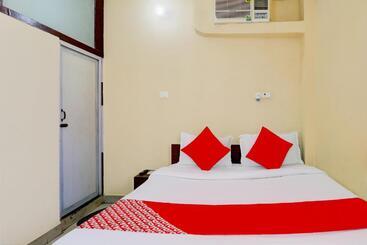 ホテル Oyo Relax Inn