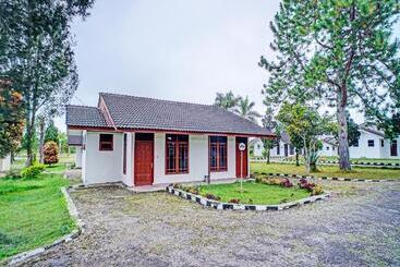 Hotel Capital O 92214 Beristera