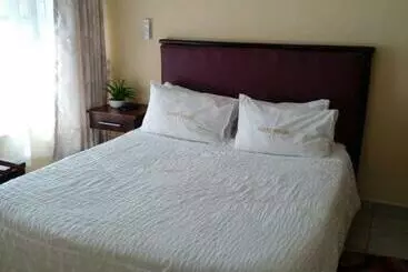 پانسیون Lalamnandzi 4 Guesthouse