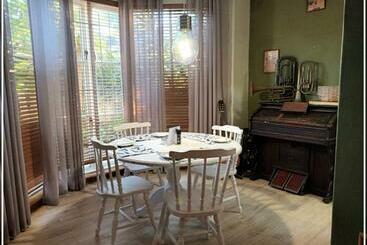 Soos Bed & Breakfast