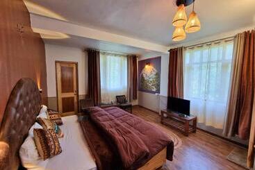 Albergue The Bunker Burwa Manali