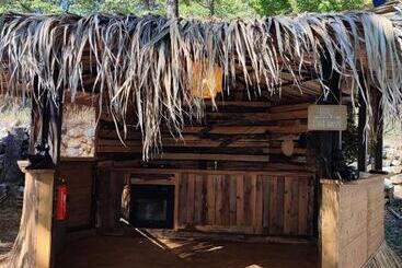 مبيت وإفطار La Lyalis