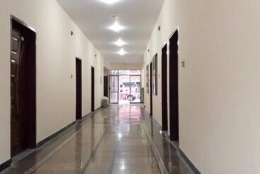 Happy Stay Hotel And Restaurant