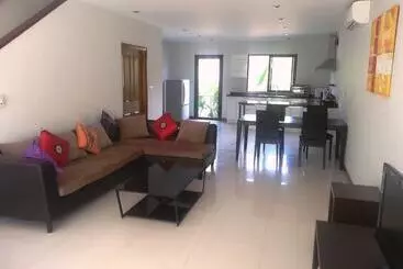 آپارتمان‌های توریست‌ها Choeng Mon Gardens