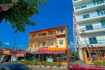 Amzar Motel Cenang