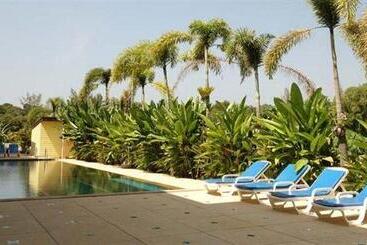 호텔 Phuket Airport Sonwa Resort