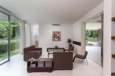 هتل Residence Delfina