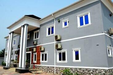 בית מלון כפרי Estee