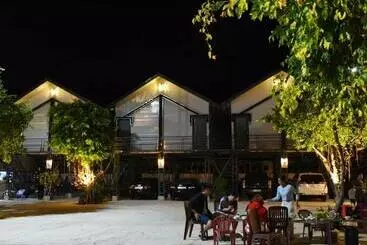 هتل Mobile Home Ho Tram Pristine Beach