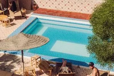 ユースホステル Wavego Surf Camp