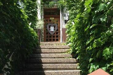 Pension (Hôtel basse catégorie) Murmeltier