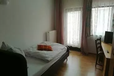 Albergue Gasthaus Zur Rose