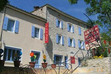 호스텔 Auberge De Trente Pas