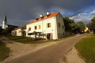 Köveskál Panzió