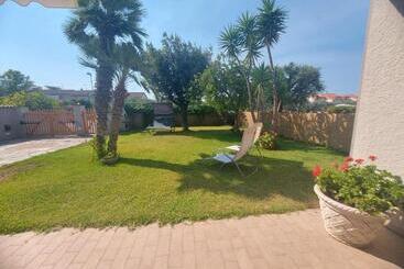 پانسیون Villa Happy Days