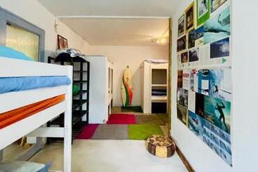 Общежитие Carwyns Surf House