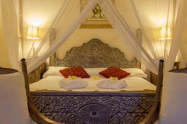 هتل The Maji Beach Boutique