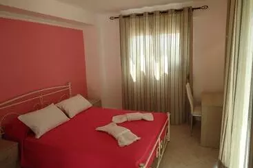 آپارتمان Crystal Blue Hotel, Barbati