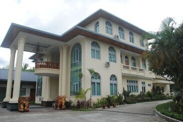 هتل Myitkyina Plam Spring Resort