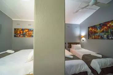 Отель The Nesbitt Arms