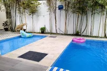 Hôtel Vela S Condos Ocean Front