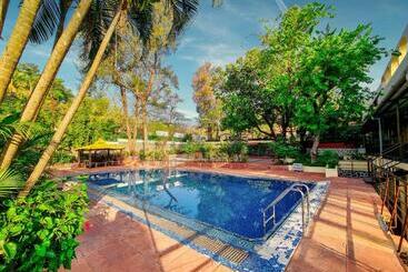 Hotel Zaras Resort Khandala