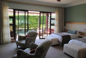 بنسيون Schneiders Boutique