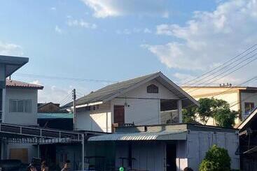 هتل Revolution Hostel Pai