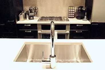 O Hotel Suites Waterfront