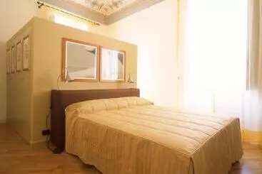 تختخواب و صبحانه L Orangerie Di Cartia Giovanni