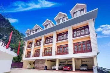 호텔 Summit Golden Crescent