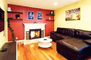 Жильё для туристов Romantic And Luxury Disney Villa