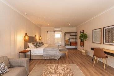 בית מלון כפרי Chestnut Country Lodge