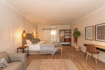 ホテル Chestnut Country Lodge