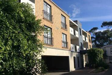 Oceanic On Thompson Apartments