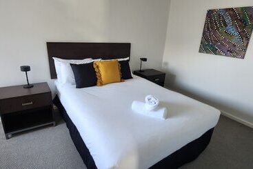 Oceanic On Thompson Apartments