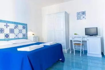 קוטג'' Tenuta De Marco