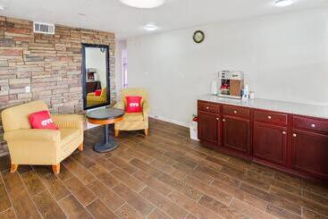 בית מלון כפרי Deluxe Inn Blytheville