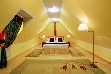 Отель The Council