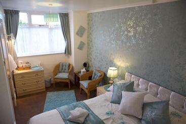 بنسيون Villa Marina