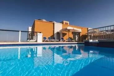 هتل آپارتمان Sunseeker Holiday Complex