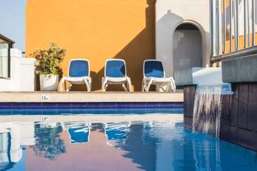 מלון דירות Sunseeker Holiday Complex