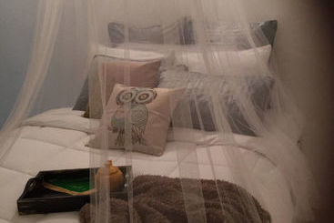 Дом The Sun & Rain Cottage