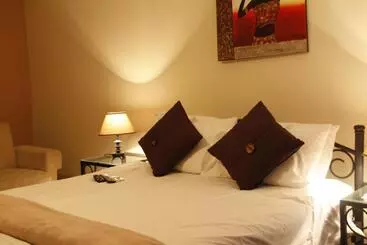 هتل Casa Mia Lodge & Restaurant