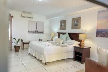 بنسيون Amoris Guesthouse In Waterkloof Ridge