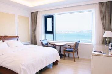 ホテル Fontana Beach