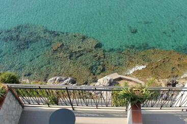 בית מלון כפרי Palinuro